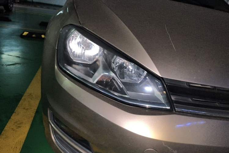 Used Volkswagen Golf 2016 1.6L Automatic Fashion Model Right Front Headlight