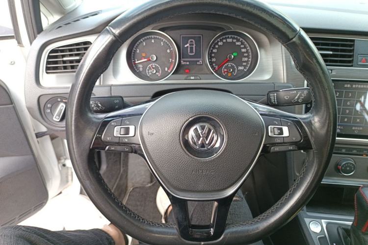 Used Volkswagen Golf 2016 230TSI Automatic Luxury Version Steering Wheel