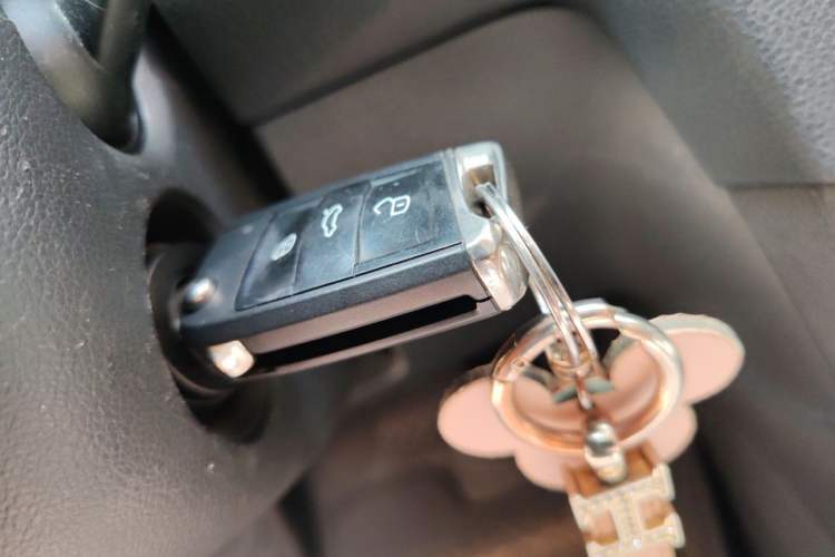 Used Volkswagen Golf 2016 230TSI Automatic Comfort Version Vehicle Key