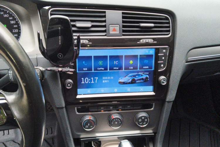 Used Volkswagen Golf 2016 230TSI Automatic Comfort Version Audio And AC Panel