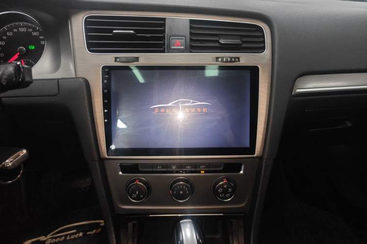 Used Volkswagen Golf 2016 1.6L Automatic Comfort Model Audio And AC Panel