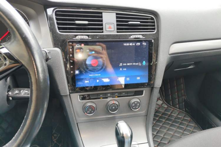Used Volkswagen Golf 2016 1.6L Automatic Fashion Model Audio And AC Panel