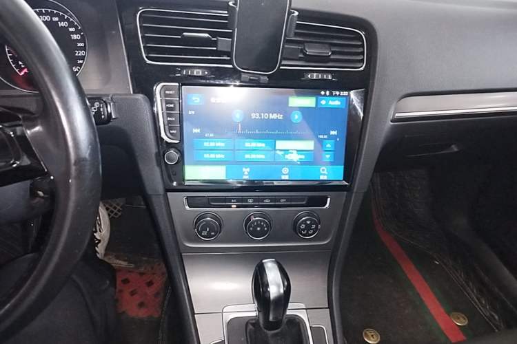 Used Volkswagen Golf 2016 1.6L Automatic Comfort Model Audio And AC Panel