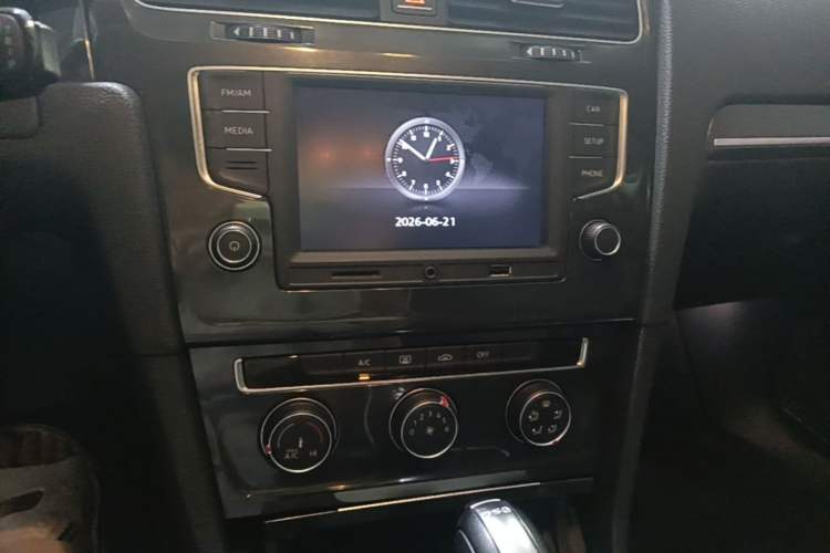 Used Volkswagen Golf 2016 230TSI Automatic Comfort Version Audio And AC Panel