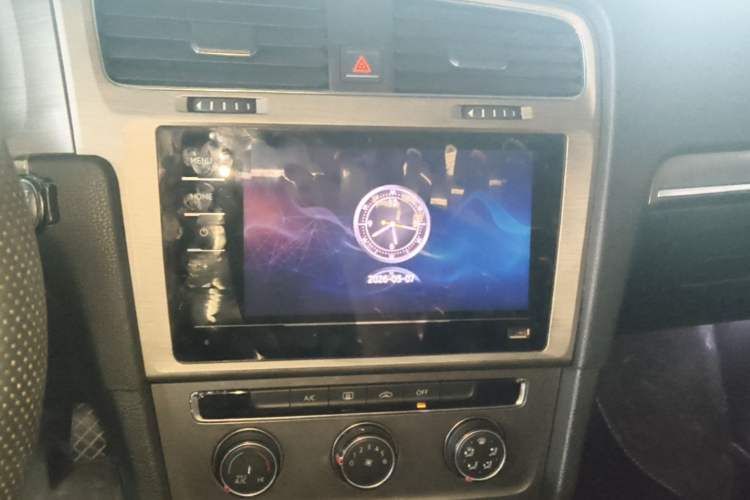 Used Volkswagen Golf 2016 230TSI Automatic Comfort Version Audio And AC Panel