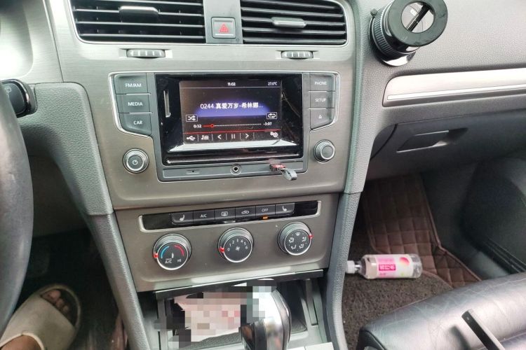 Used Volkswagen Golf 2016 230TSI Automatic Luxury Version Audio And AC Panel