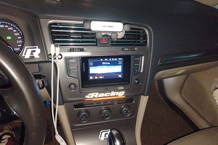 Used Volkswagen Golf 2016 230TSI Automatic Comfort Version Audio And AC Panel