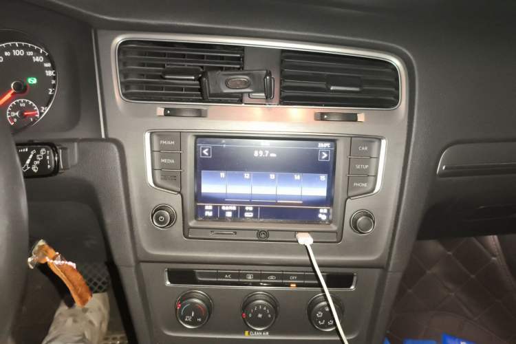 Used Volkswagen Golf 2016 1.6L Automatic Comfort Model Audio And AC Panel
