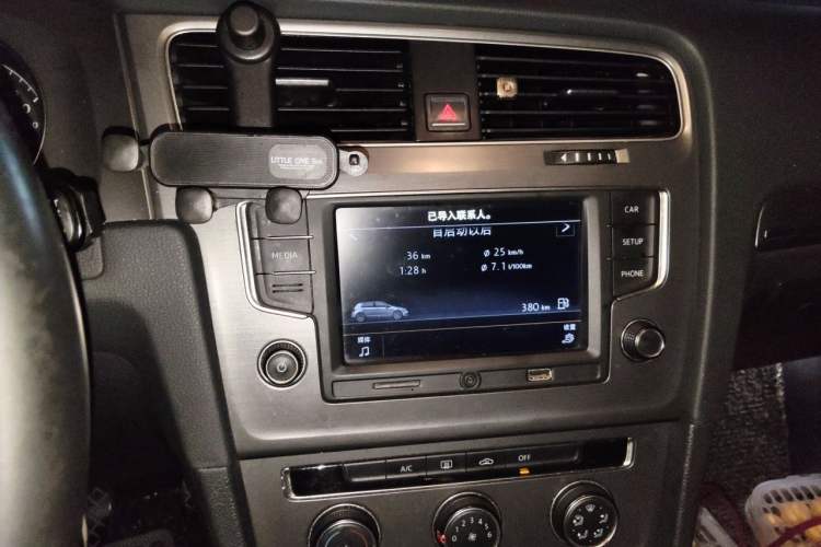 Used Volkswagen Golf 2016 230TSI Automatic Comfort Version Audio And AC Panel