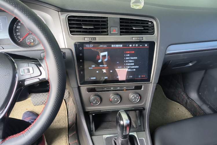 Used Volkswagen Golf 2016 1.6L Automatic Comfort Model Audio And AC Panel