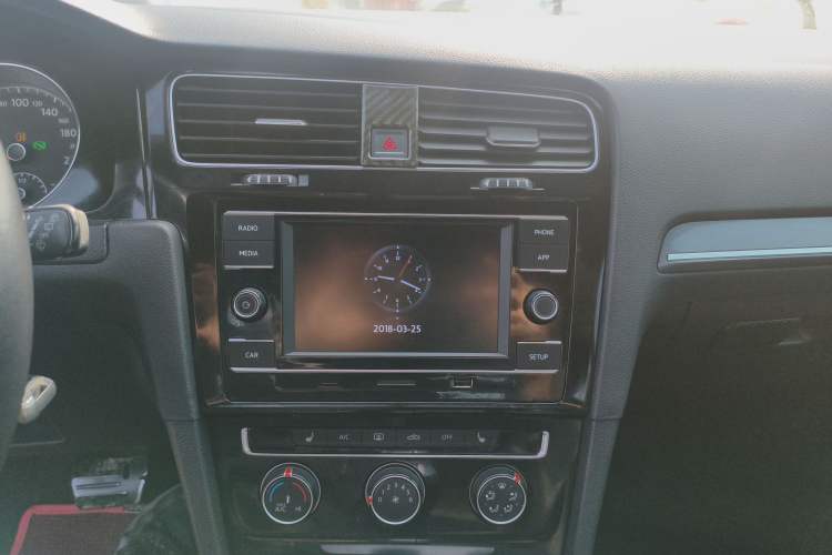 Used Volkswagen Golf 2016 1.4TSI Automatic R-Line Audio And AC Panel