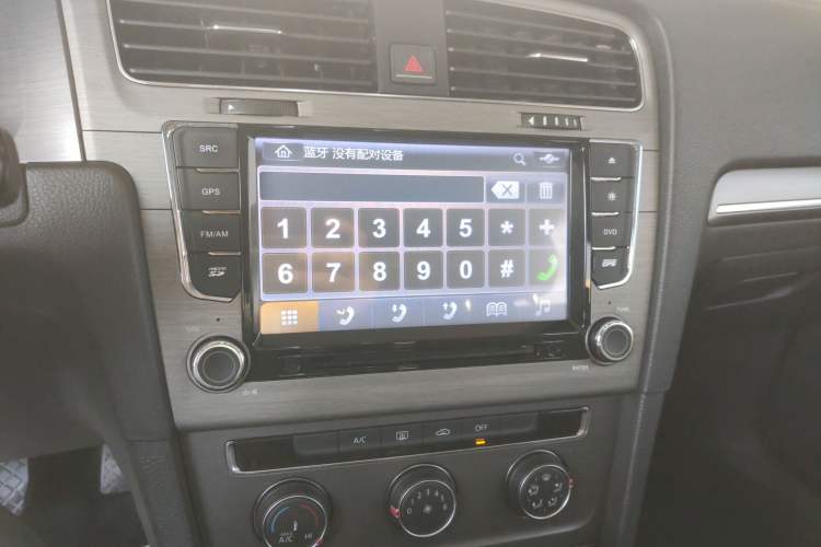 Used Volkswagen Golf 2016 230TSI Automatic Comfort Version Audio And AC Panel