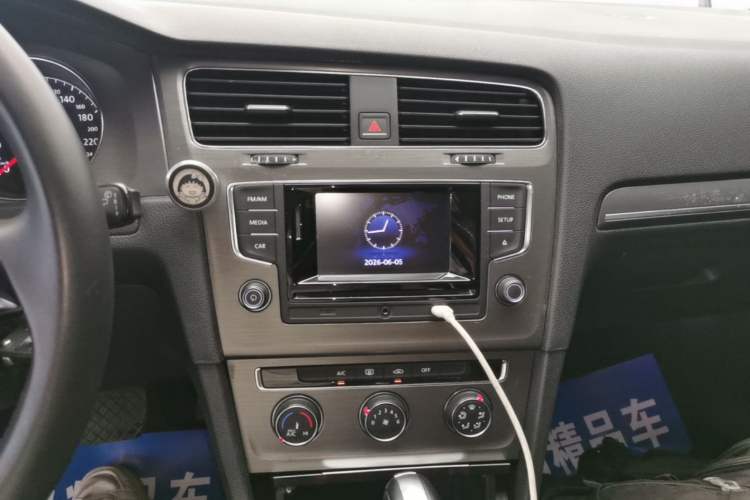 Used Volkswagen Golf 2016 1.6L Automatic Comfort Model Audio And AC Panel