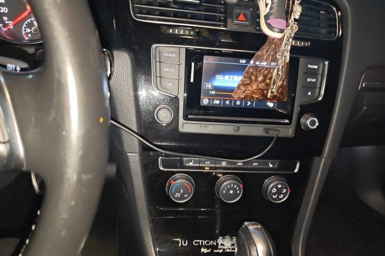Used Volkswagen Golf 2016 1.4TSI Automatic R-Line Audio And AC Panel