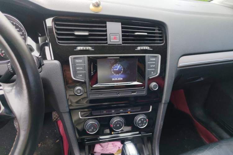 Used Volkswagen Golf 2016 1.4 TSI 25th Anniversary Edition Audio And AC Panel