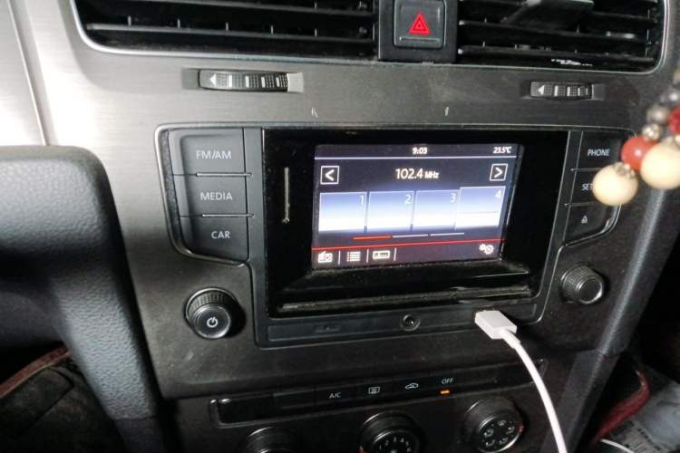 Used Volkswagen Golf 2016 1.6L Automatic Comfort Model Audio And AC Panel