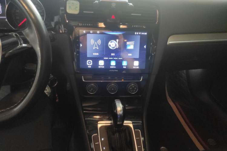 Used Volkswagen Golf 2016 1.4 TSI 25th Anniversary Edition Audio And AC Panel