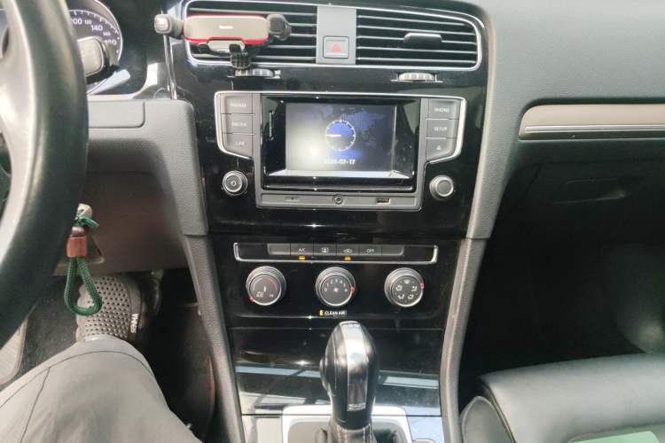 Used Volkswagen Golf 2016 1.4 TSI 25th Anniversary Edition Audio And AC Panel