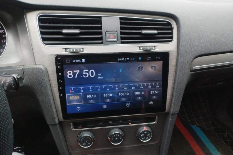 Used Volkswagen Golf 2016 1.6L Automatic Comfort Model Audio And AC Panel