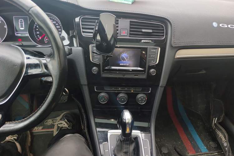Used Volkswagen Golf 2016 1.4 TSI 25th Anniversary Edition Audio And AC Panel
