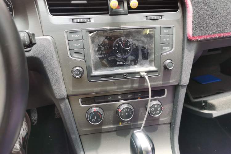 Used Volkswagen Golf 2016 1.6L Automatic Comfort Model Audio And AC Panel