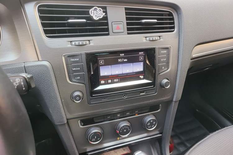 Used Volkswagen Golf 2016 1.6L Automatic Comfort Model Audio And AC Panel