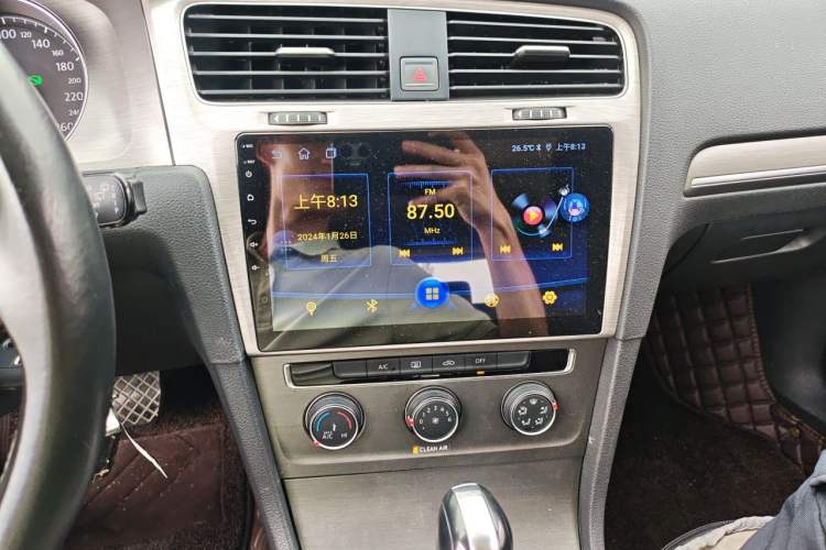 Used Volkswagen Golf 2016 230TSI Automatic Comfort Version Audio And AC Panel