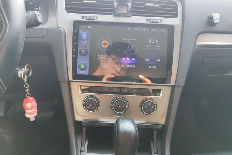 Used Volkswagen Golf 2016 230TSI Automatic Comfort Version Audio And AC Panel