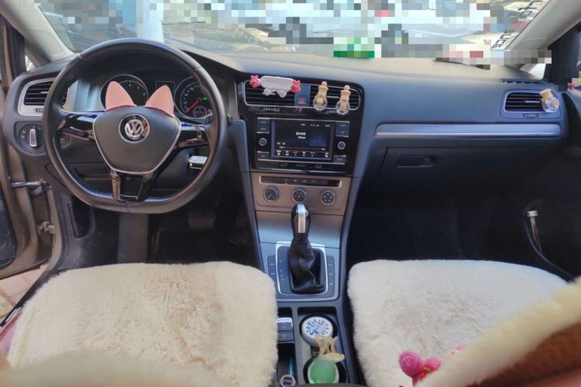 Used Volkswagen Golf 2016 1.6L Automatic Comfort Model Center Console