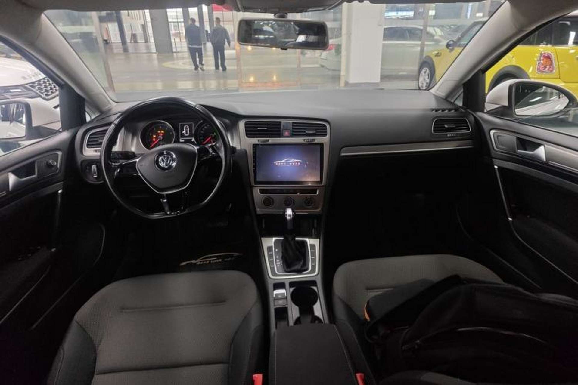 Used Volkswagen Golf 2016 1.6L Automatic Comfort Model Center Console