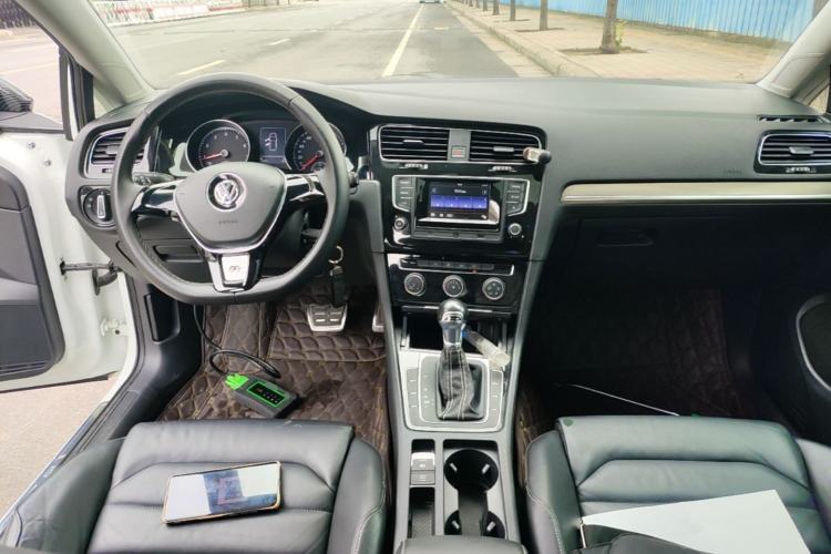 Used Volkswagen Golf 2016 1.4 TSI 25th Anniversary Edition Center Console