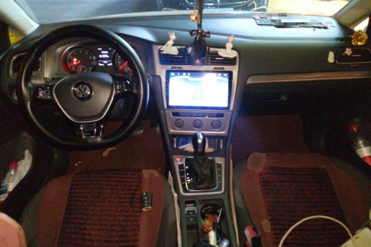 Used Volkswagen Golf 2016 230TSI Automatic Comfort Version Center Console