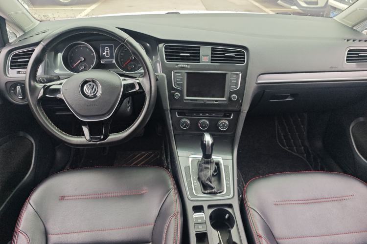 Used Volkswagen Golf 2016 1.6L Automatic Comfort Model Center Console