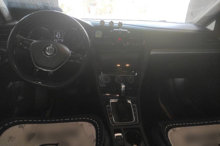 Used Volkswagen Golf 2016 1.4 TSI 25th Anniversary Edition Center Console