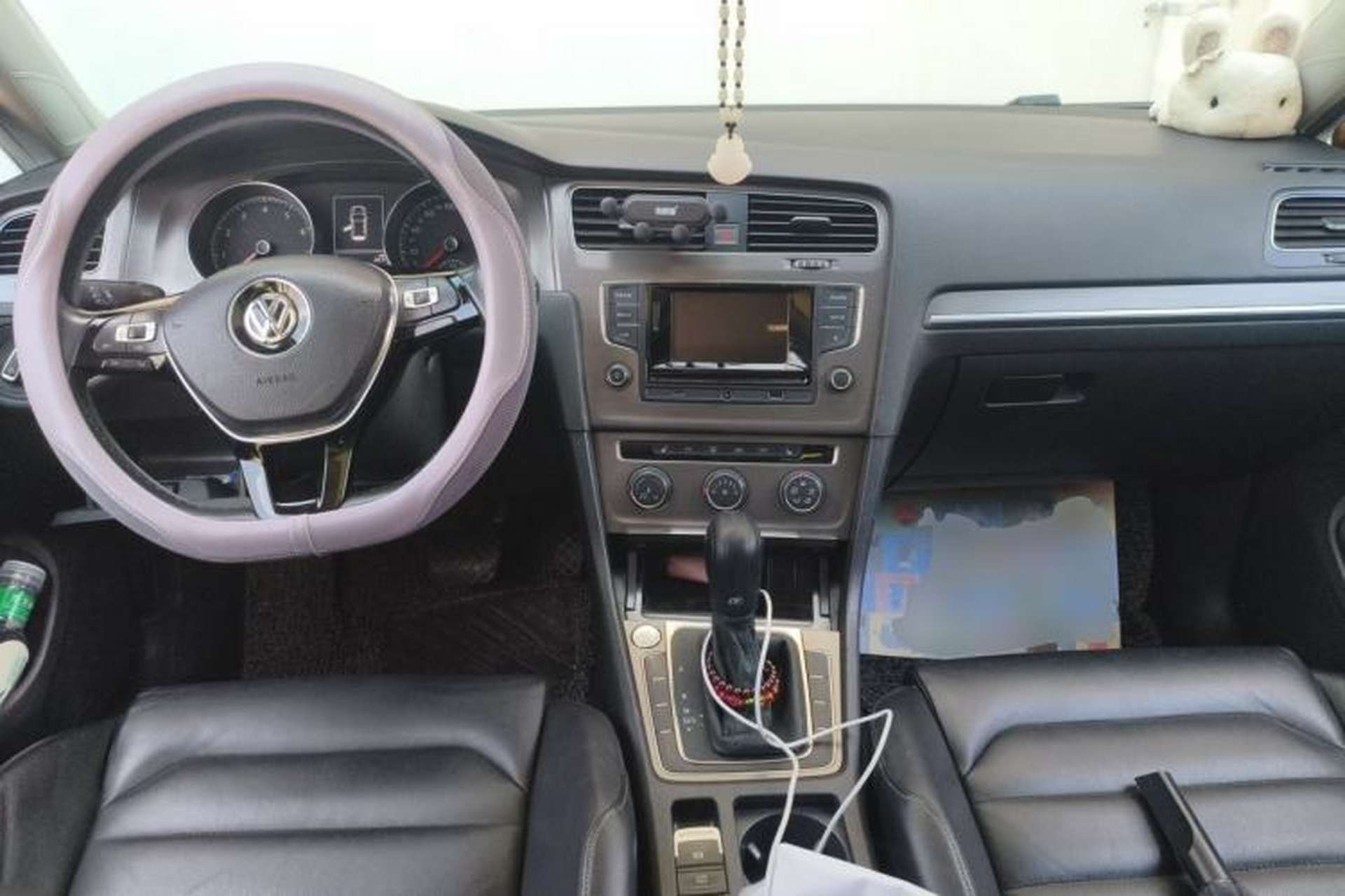 Used Volkswagen Golf 2016 230TSI Automatic Luxury Version Center Console