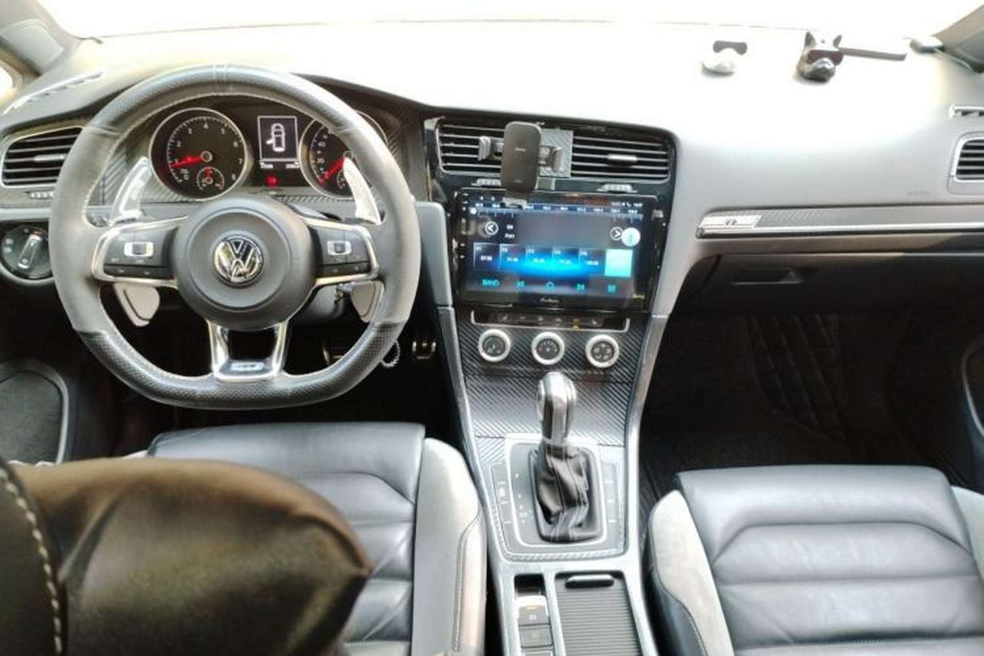 Used Volkswagen Golf 2016 1.4TSI Automatic R-Line Center Console