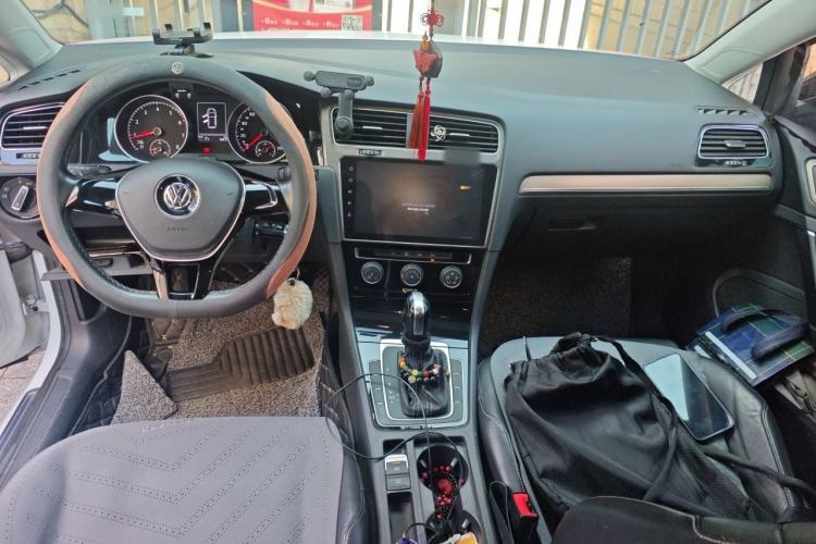 Used Volkswagen Golf 2016 1.4 TSI 25th Anniversary Edition Center Console