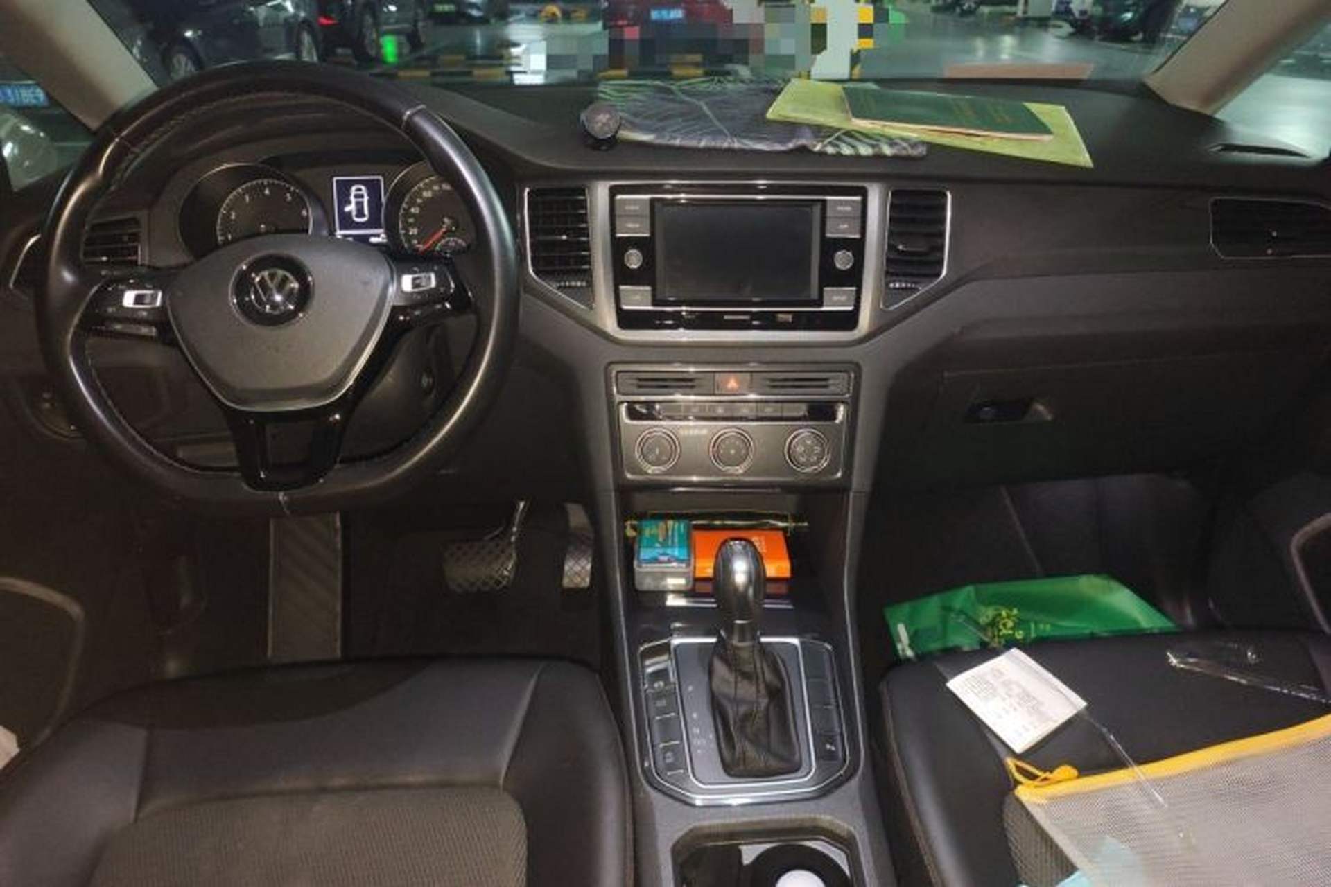 Used Volkswagen Golf 2016 230TSI Automatic Luxury Version Center Console