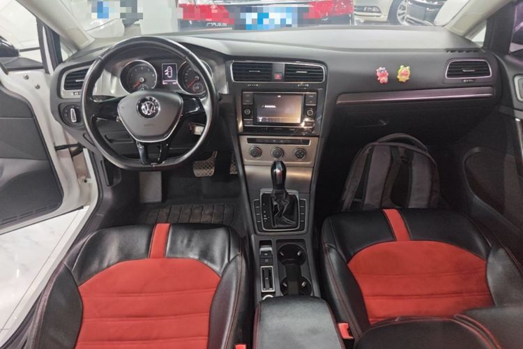 Used Volkswagen Golf 2016 230TSI Automatic Comfort Version Center Console