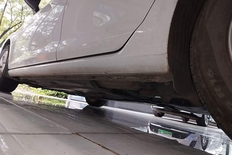 Used Volkswagen Golf 2016 1.6L Automatic Comfort Model Chassis Rear Left