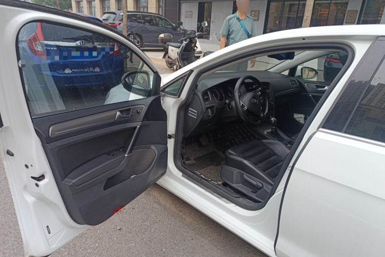 Used Volkswagen Golf 2016 230TSI Automatic Luxury Version Driver Seat