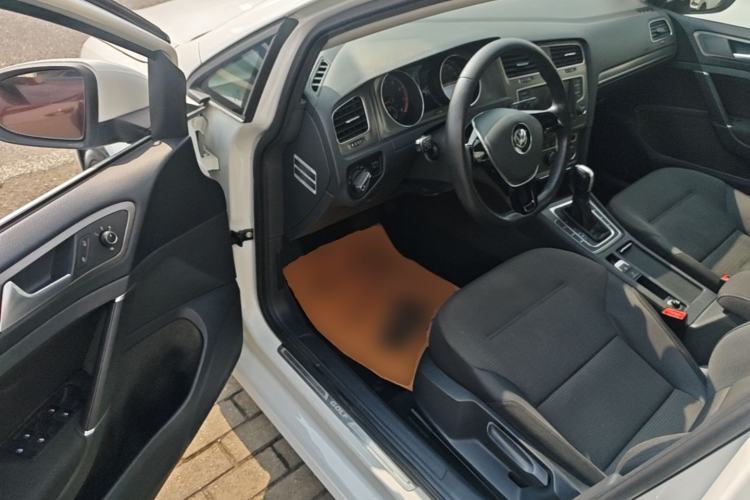 Used Volkswagen Golf 2016 230TSI Automatic Comfort Version Driver Seat