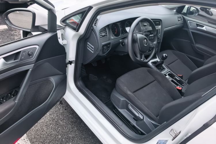 Used Volkswagen Golf 2016 1.6L Manual Fashion Edition Driver Seat