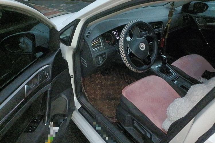 Used Volkswagen Golf 2016 230TSI Automatic Comfort Version Driver Seat