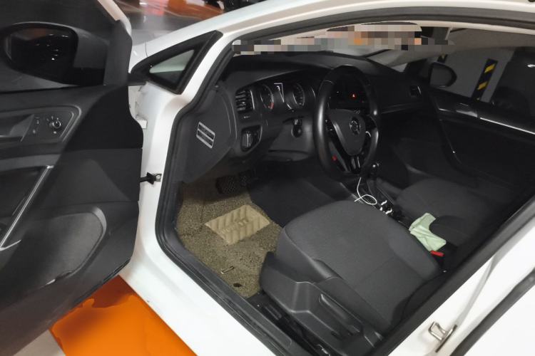 Used Volkswagen Golf 2016 230TSI Automatic Comfort Version Driver Seat