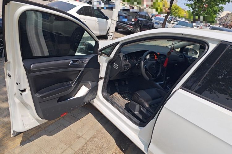 Used Volkswagen Golf 2016 1.6L Manual Fashion Edition Driver Seat