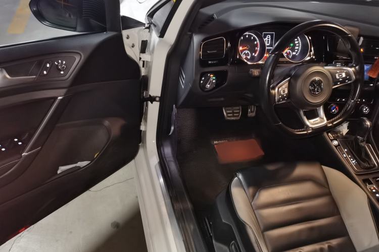 Used Volkswagen Golf 2016 1.4TSI Automatic R-Line Driver Seat