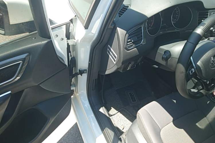 Used Volkswagen Golf 2016 230TSI Automatic Comfort Version Driver Seat