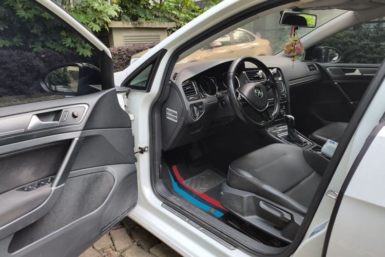 Used Volkswagen Golf 2016 1.6L Automatic Comfort Model Driver Seat