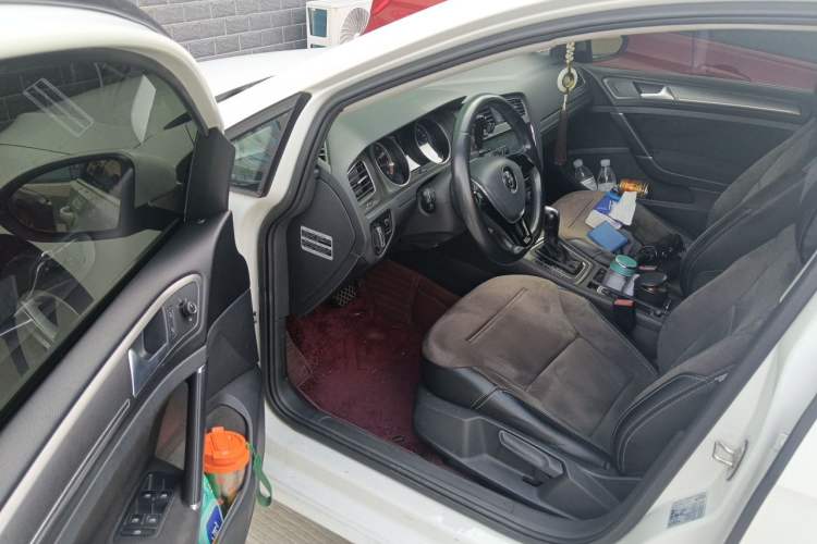 Used Volkswagen Golf 2016 230TSI Automatic Comfort Version Driver Seat